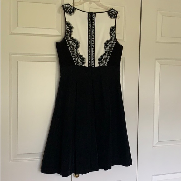 WHBM Beautiful Dress w/ lace - Picture 2 of 7